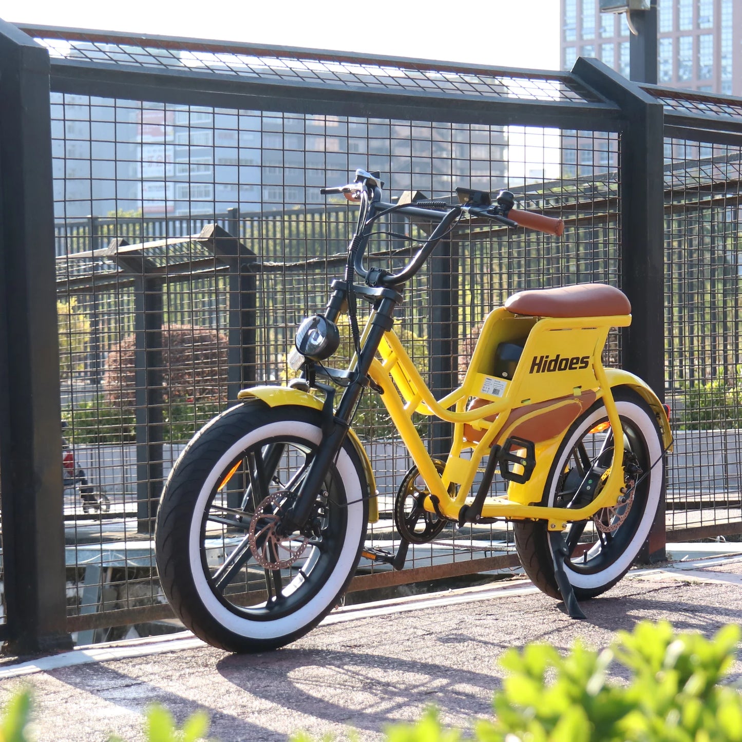 HD-C8 E-Bike 700W Motor 48V17Ah Removable Battery City Electric Bicycle Aldult 20*4.0-inch Fat Tires All Terrain Electric Bike